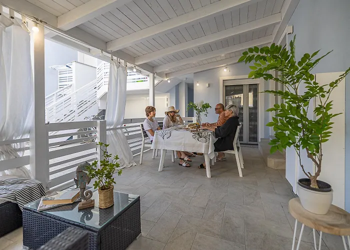 Vila With Private Jacuzzi San Mauro Mare